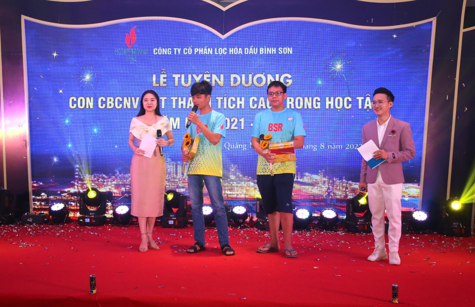 Lọc hóa dầu Bình Sơn tuyên dương con cán bộ công nhân viên đạt thành tích cao trong năm học 2021 - 2022