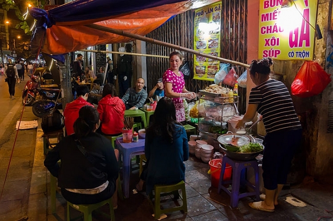 de kinh te ban dem khong phai la di nhau dem