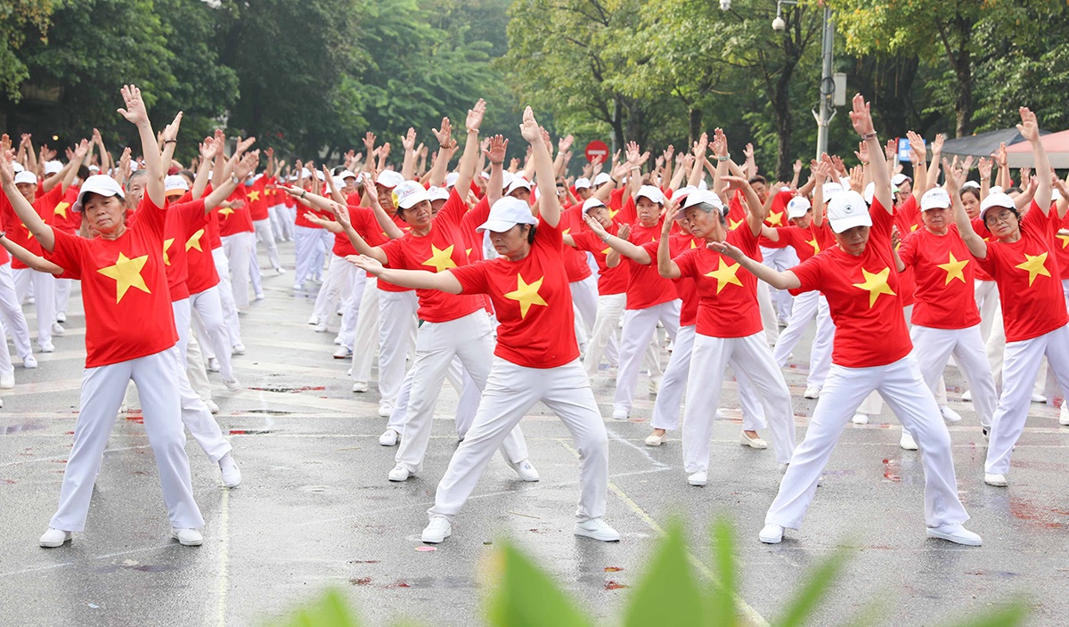 Vinamilk đồng hành hơn 2.000 người cao tuổi Thủ đô nhân ngày Quốc tế người cao tuổi - ảnh 2