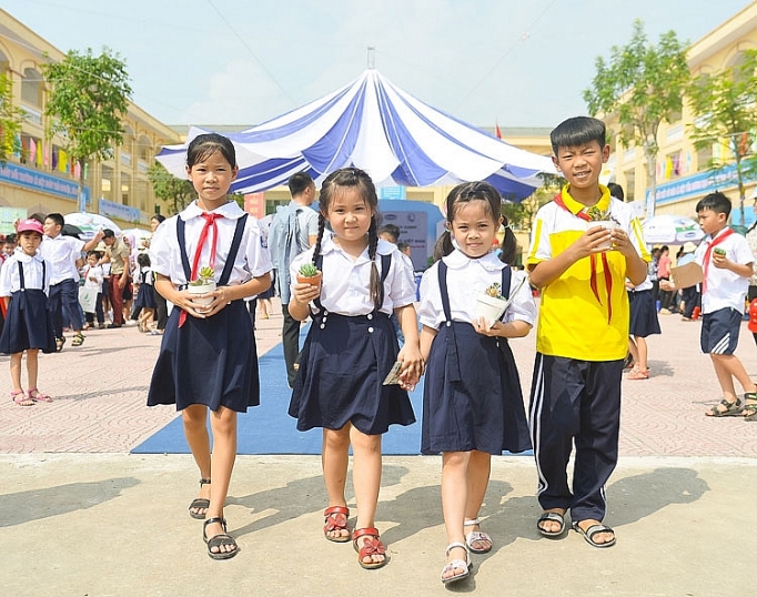 sua hoc duong gop phan cai thien the trang cua tre em viet nam