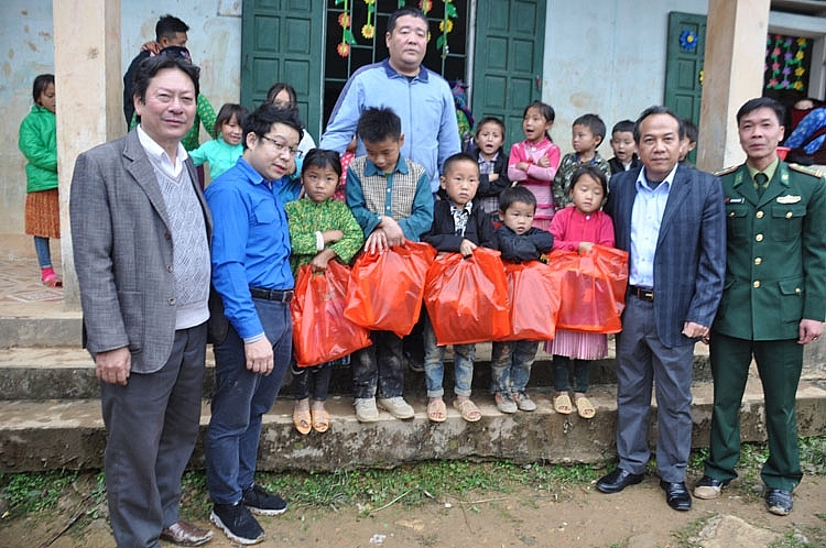 VEAM chung tay hỗ trợ người yếu thế và các chiến sỹ vùng biên giới Hà Giang