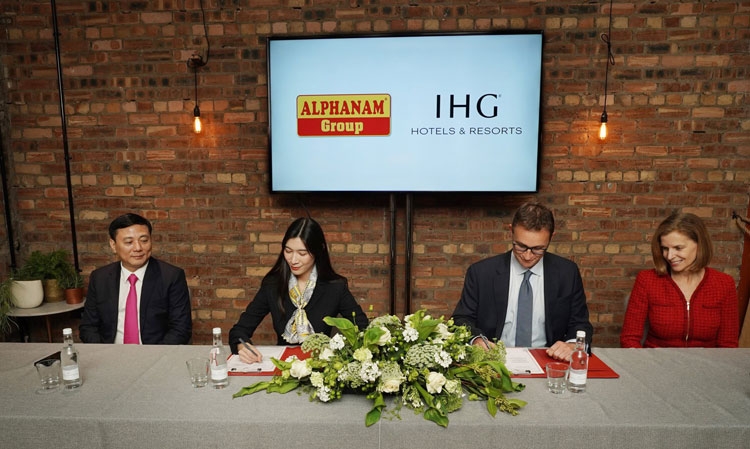 Alphanam Group hợp tác với InterContinental Hotels Group phát triển du lịch tại Việt Nam