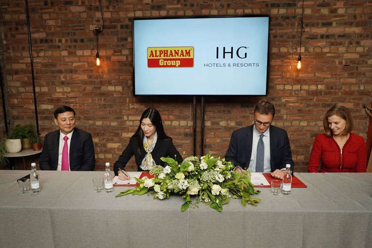 Alphanam Group và Intercontinental Hotels Group phát triển “Du lịch xanh” tại tỉnh Lào Cai và Yên Bái