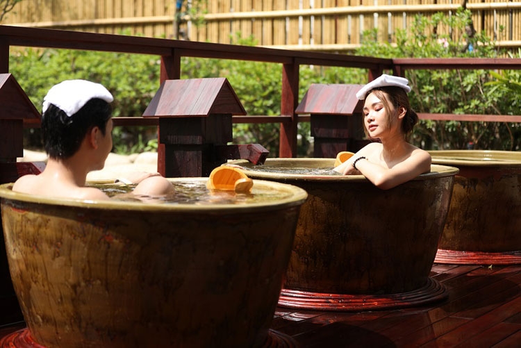 Thu sang, đông tới, thời điểm tắm onsen tuyệt nhất tại Yoko Onsen Quang Hanh đến rồi