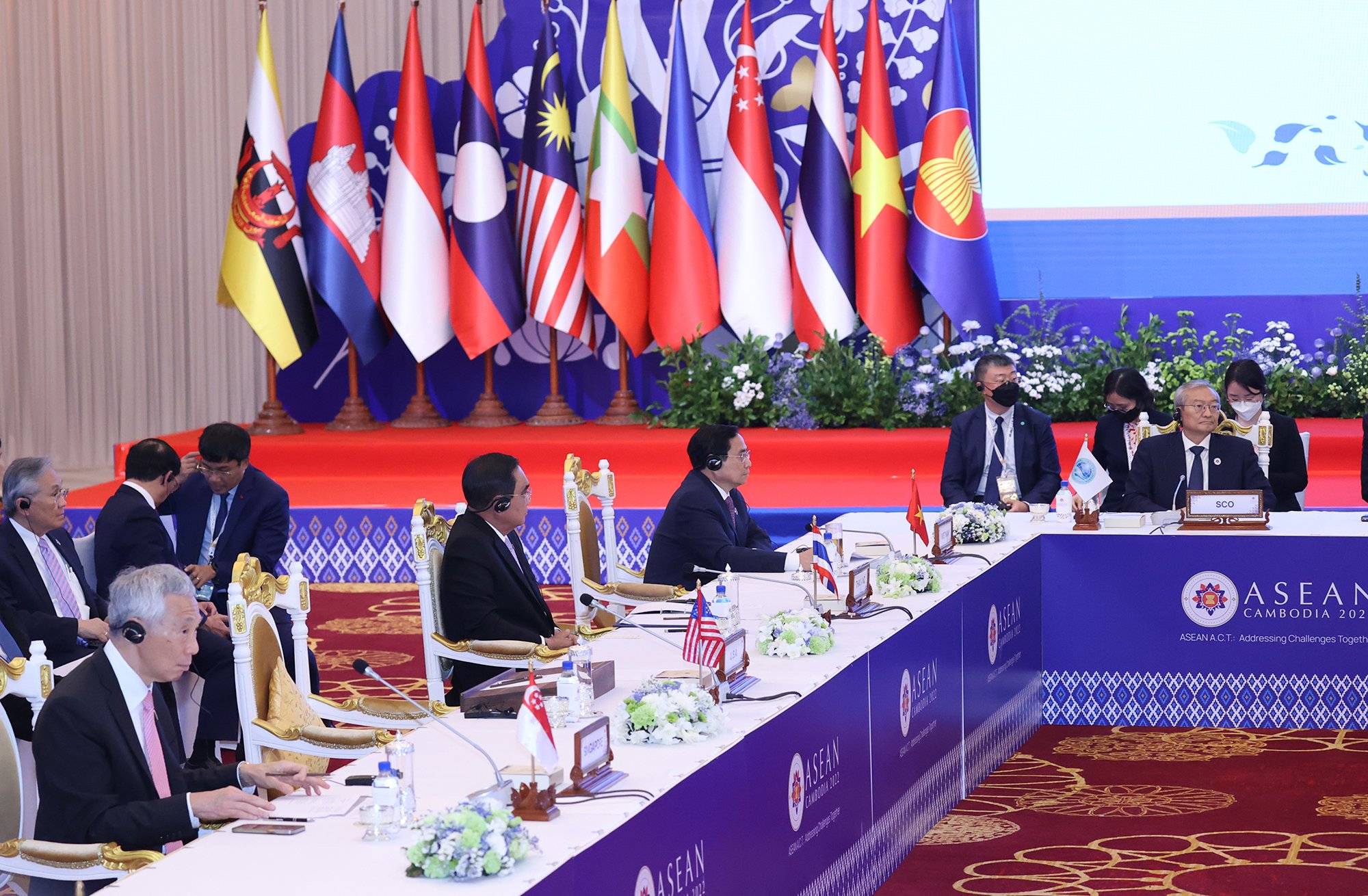 Thủ tướng: ASEAN sẵn sàng làm "trung gian tin cậy" với các đối tác Đông Á