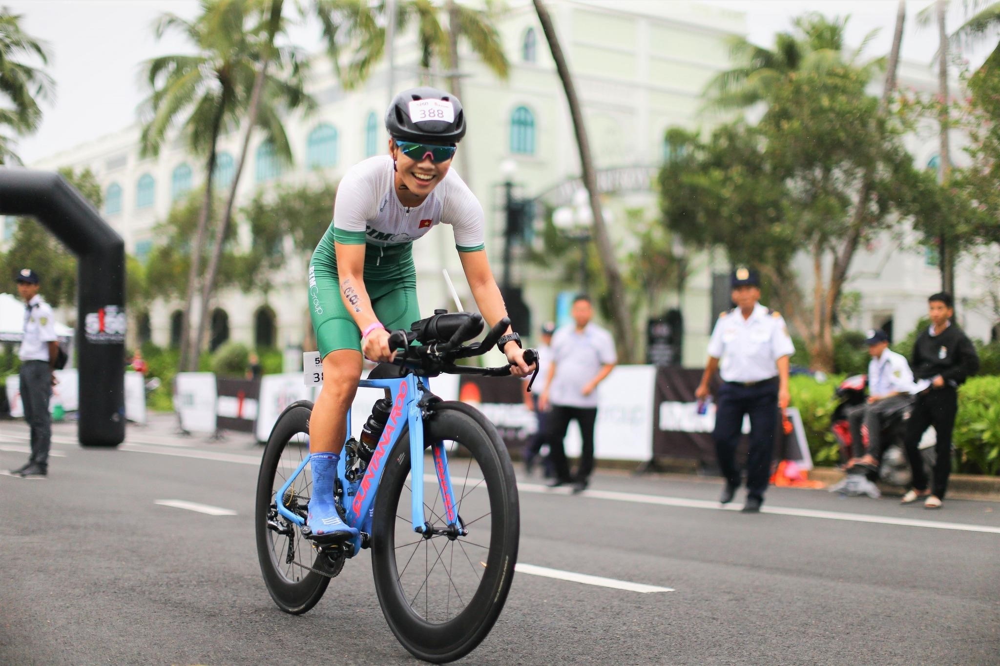 Những hình ảnh ấn tượng từ sự kiện 5150 Triathlon đầu tiên tại Việt Nam Những hình ảnh ấn tượng từ sự kiện 5150 Triathlon đầu tiên tại Việt Nam