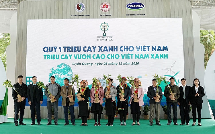 Vinamilk hoàn thành mục tiêu trồng hơn 1,1 triệu cây xanh cho Việt Nam trong năm 2020