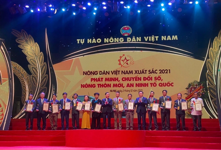 Lễ trao danh hiệu Nông dân Việt Nam xuất sắc năm 2021: Muốn đi đường dài phải đi cùng nhau