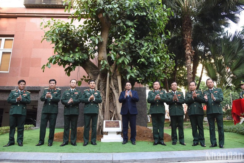 Nỗ lực bảo vệ vững chắc chủ quyền lãnh thổ, an ninh biên giới, vùng biển, đảo ảnh 4