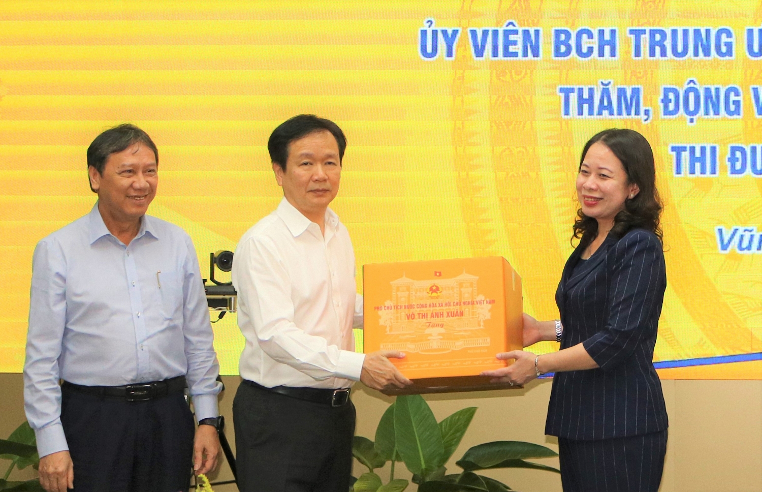 Phó Chủ tịch nước Võ Thị Ánh Xuân thăm, làm việc với Vietsovpetro và động viên CBCNV Dầu khí