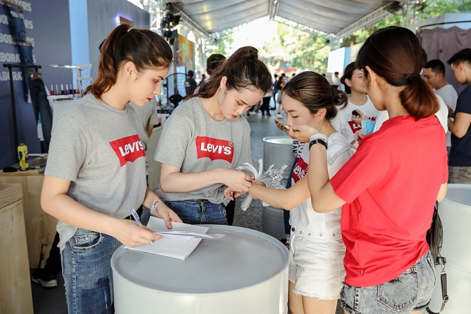 levis 501 day 2019 da tro lai ha noi voi dai nhac hoi hoanh trang