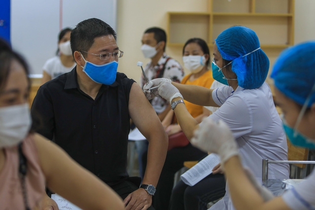 Tin Covid-19 tối ngày 4/5: Tăng 379 ca so với ngày trước đó