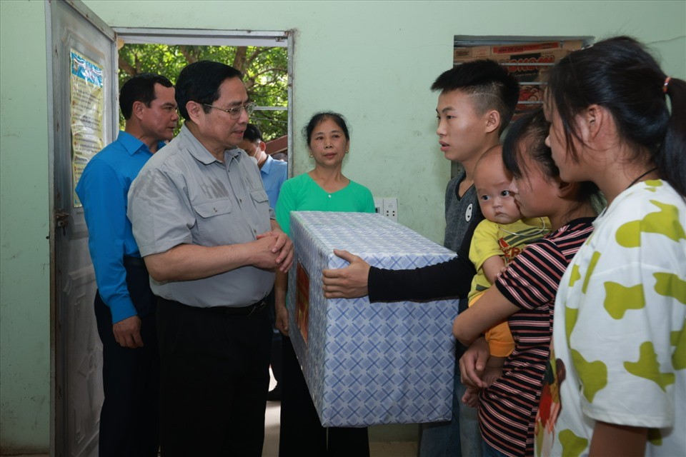 Thủ tướng Chính phủ Phạm Minh Chính gặp gỡ, đối thoại với công nhân lao động tại Bắc Giang: Vì mục tiêu cao nhất là nhân dân được ấm no, hạnh phúc