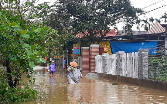 Nguy cơ bão, lũ, mưa lớn xảy ra dồn dập vào cuối năm