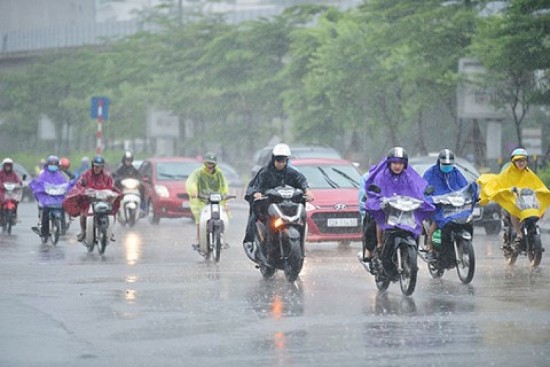 thoi tiet ngay 137 ca nuoc mua giong ha noi cuc bo co mua to
