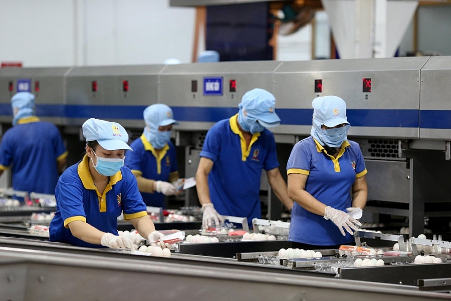 Thị trường lao động cuối năm: Phụ thuộc lớn vào 