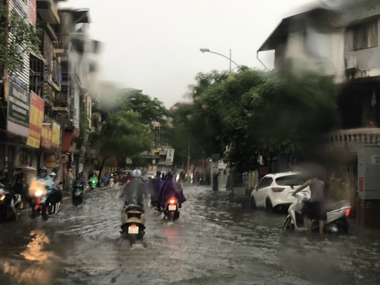 thoi tiet ngay 128 canh bao mua giong khu vuc noi thanh ha noi lu quet tai nhieu noi tren ca nuoc