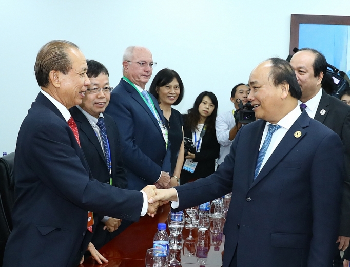 doanh nhan ly ngoc minh linh hon cua gom su minh long i