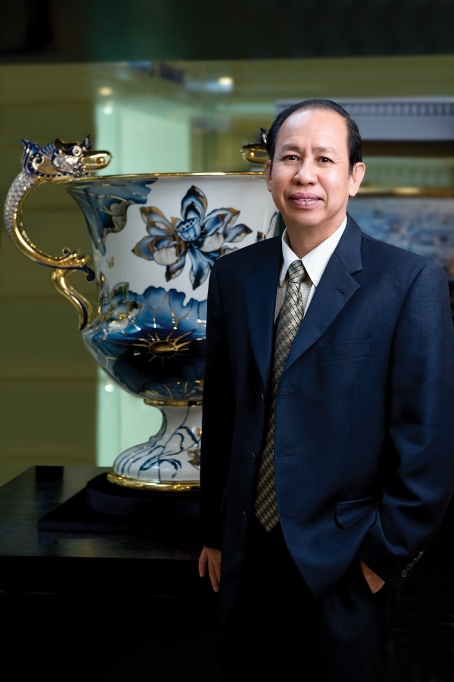 doanh nhan ly ngoc minh linh hon cua gom su minh long i