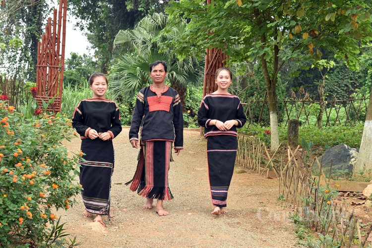 trang phuc truyen thong di san van hoa cua tung dan toc