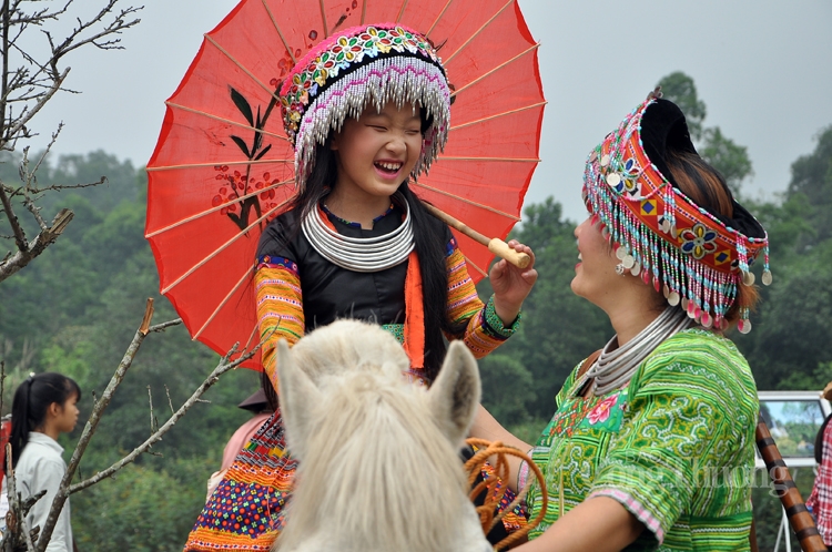 trang phuc truyen thong di san van hoa cua tung dan toc