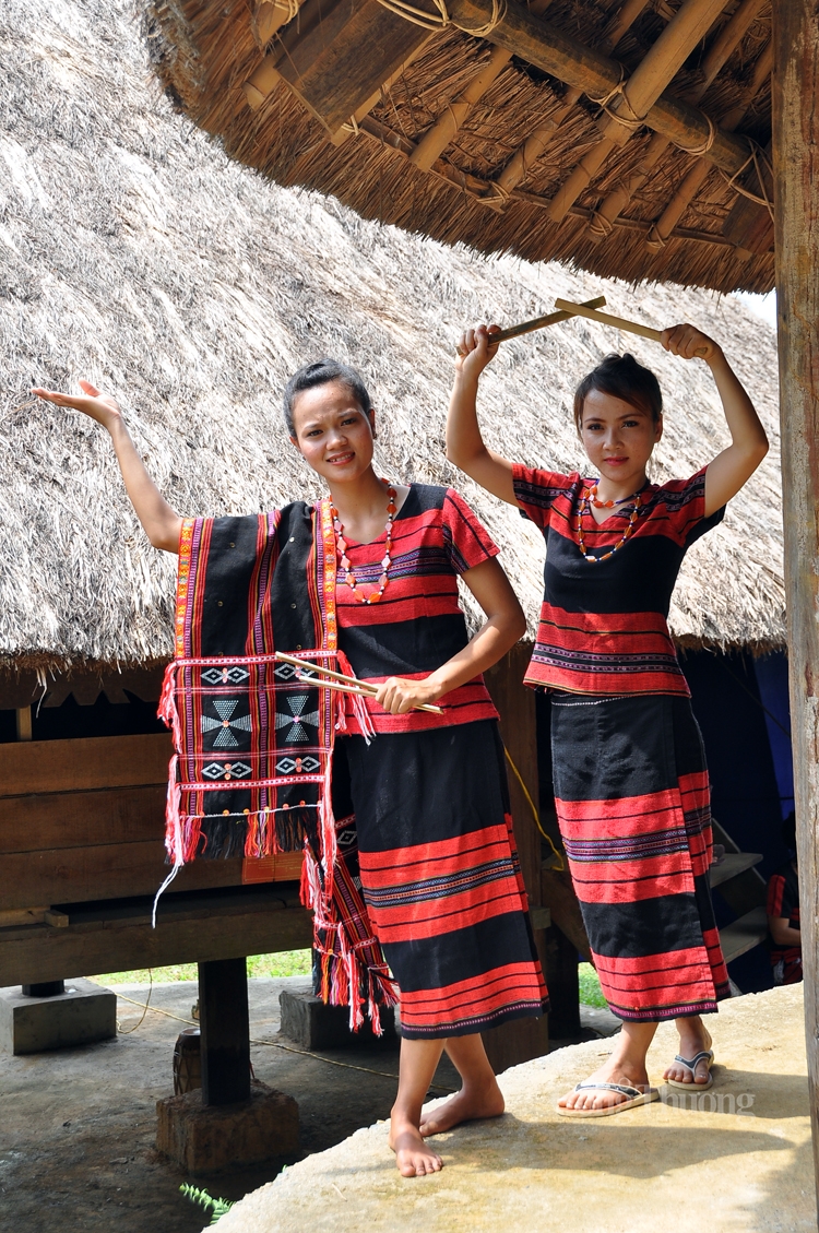 trang phuc truyen thong di san van hoa cua tung dan toc