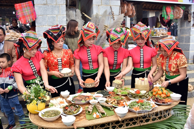 trang phuc truyen thong di san van hoa cua tung dan toc