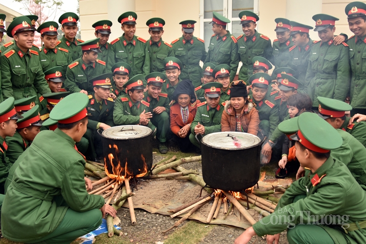 Gói bánh chưng xanh cùng người nghèo ăn Tết: Lan tỏa những hành động nhân ái Gói bánh chưng xanh cùng người nghèo ăn Tết: Lan tỏa những hành động nhân ái