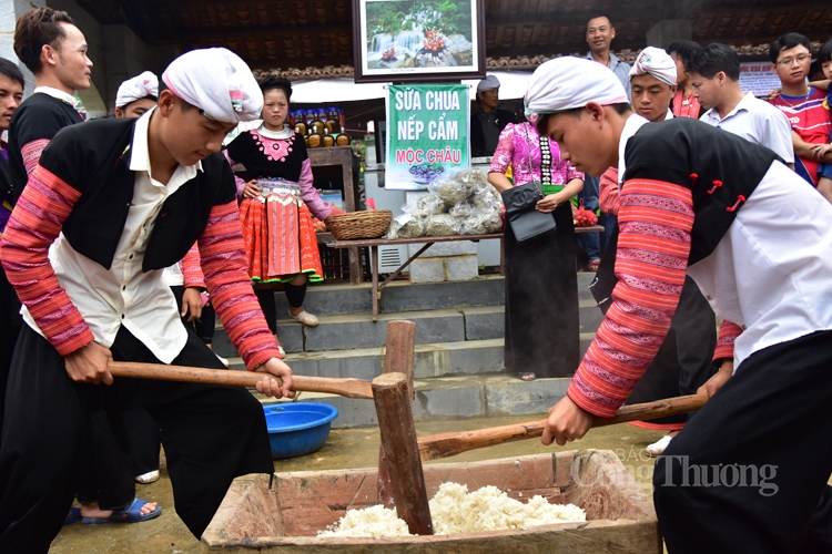 Bánh dày ngày Tết của đồng bào Mông