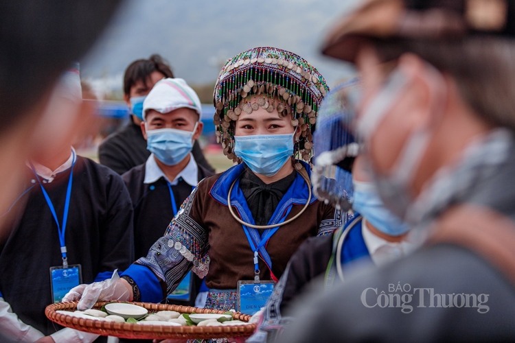 Bánh dày ngày Tết của đồng bào Mông