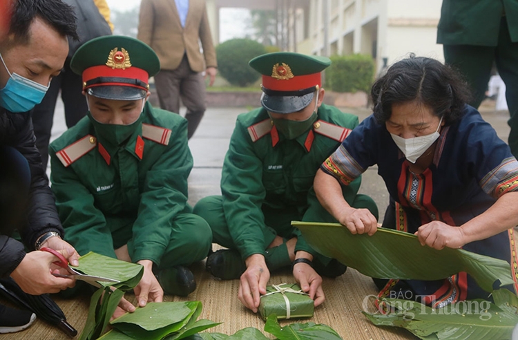 Gói bánh chưng xanh “Chia sẻ yêu thương - Đón xuân Nhâm Dần”