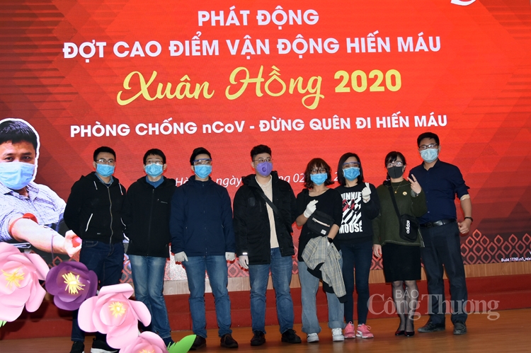 le hoi xuan hong le hoi hien mau lon nhat ca nuoc