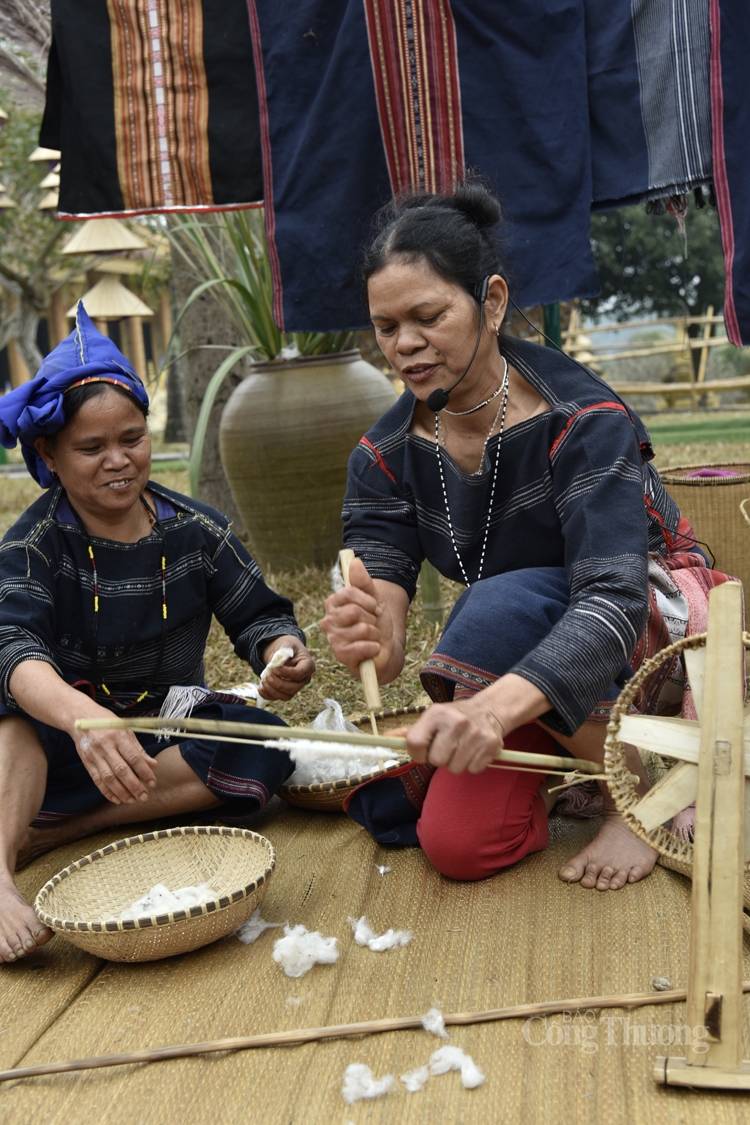 Sắc màu- 