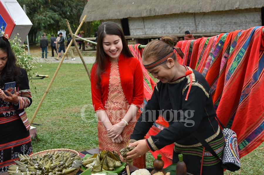 doc dao le tria hat cua dong bao tay nguyen