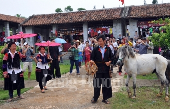 “Sắc màu các dân tộc Việt Nam” tại Làng Văn hóa