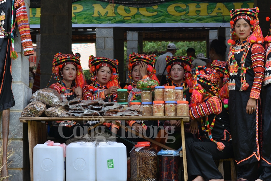 cho phien vung cao sac mau lai chau