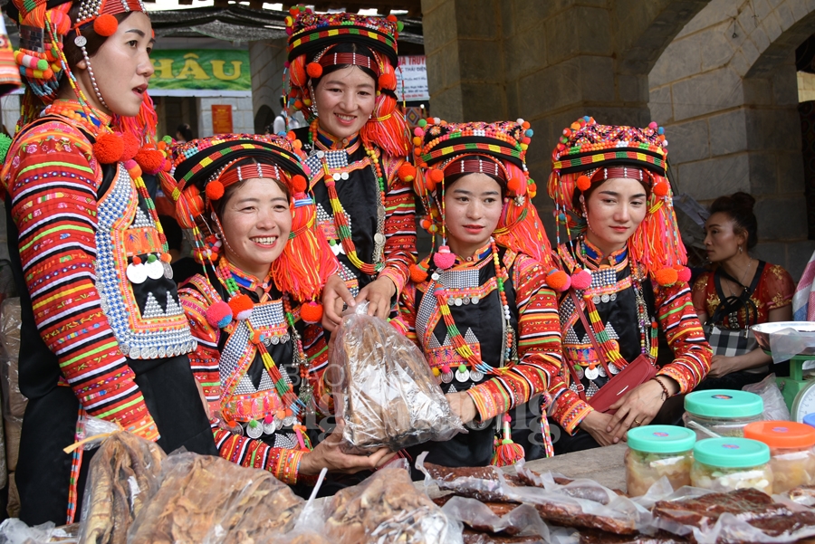 cho phien vung cao sac mau lai chau