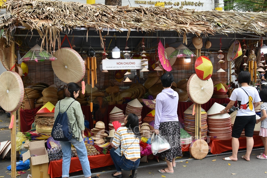 tinh hoa nghe viet tren pho bich hoa phung hung