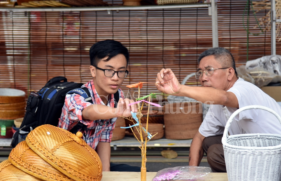 tinh hoa nghe viet tren pho bich hoa phung hung