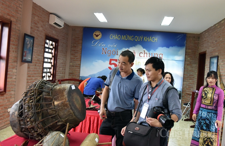 Triển lãm, trình diễn nhạc cụ các dân tộc Việt Nam Triển lãm, trình diễn nhạc cụ các dân tộc Việt Nam