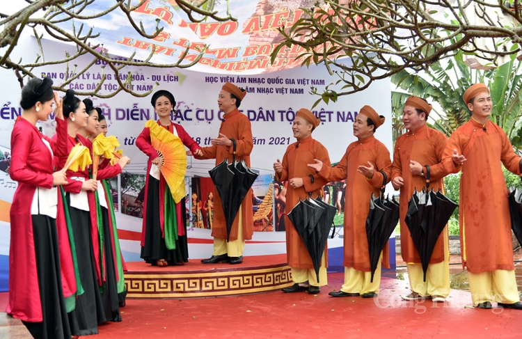 Triển lãm, trình diễn nhạc cụ các dân tộc Việt Nam Triển lãm, trình diễn nhạc cụ các dân tộc Việt Nam