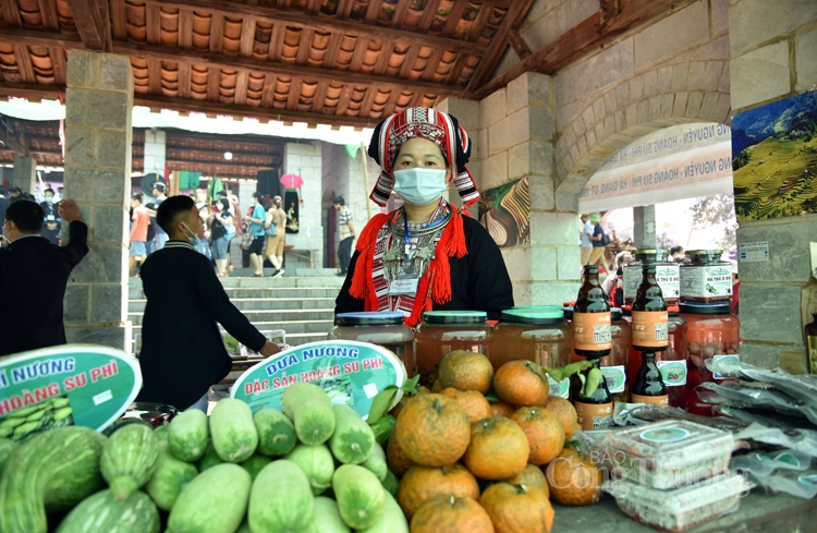 Chợ phiên vùng cao “Điểm hẹn Hoàng Su Phì, Hà Giang”