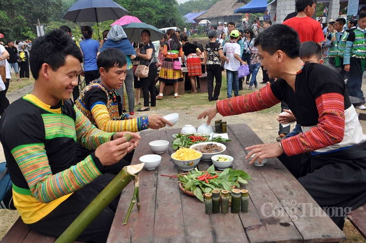 Chợ phiên vùng cao “Điểm hẹn Hoàng Su Phì, Hà Giang”