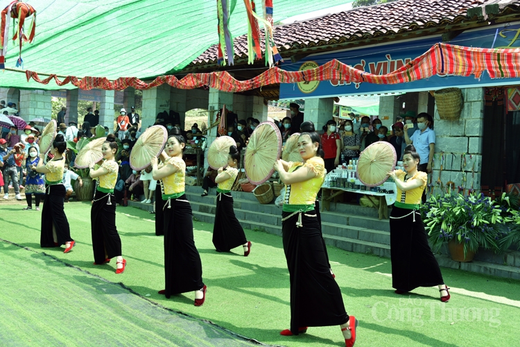 Chợ phiên vùng cao “Điểm hẹn Hoàng Su Phì, Hà Giang”