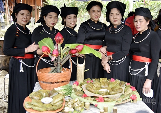 Đậm đà hương vị bánh trứng kiến người Tày ở Tuyên Quang