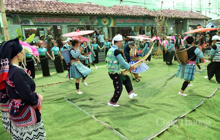Khám phá chợ phiên vùng cao - Sơn La điểm hẹn Khám phá chợ phiên vùng cao - Sơn La điểm hẹn