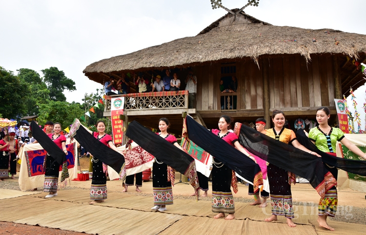 khan pieu thuoc do tai nang va pham hanh phu nu thai