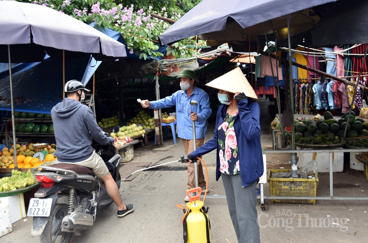 Hà Nội: Chợ đầu mối phía Nam chủ động phòng chống dịch