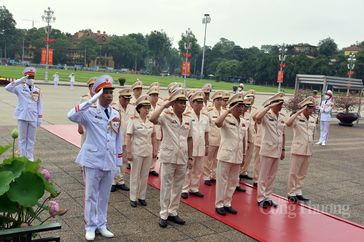 Lãnh đạo Đảng, Nhà nước vào Lăng viếng Chủ tịch Hồ Chí Minh