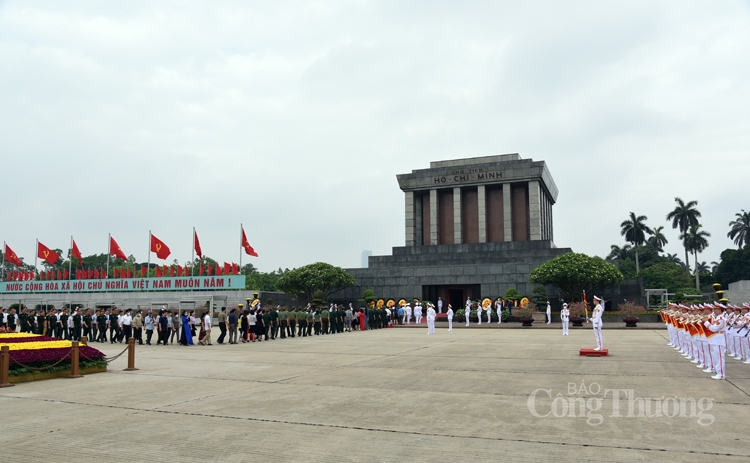 Lãnh đạo Đảng, Nhà nước vào Lăng viếng Chủ tịch Hồ Chí Minh